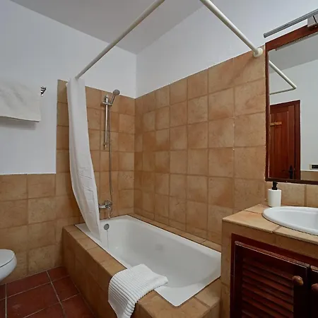 Casa Naranja * غاراتْشيكو